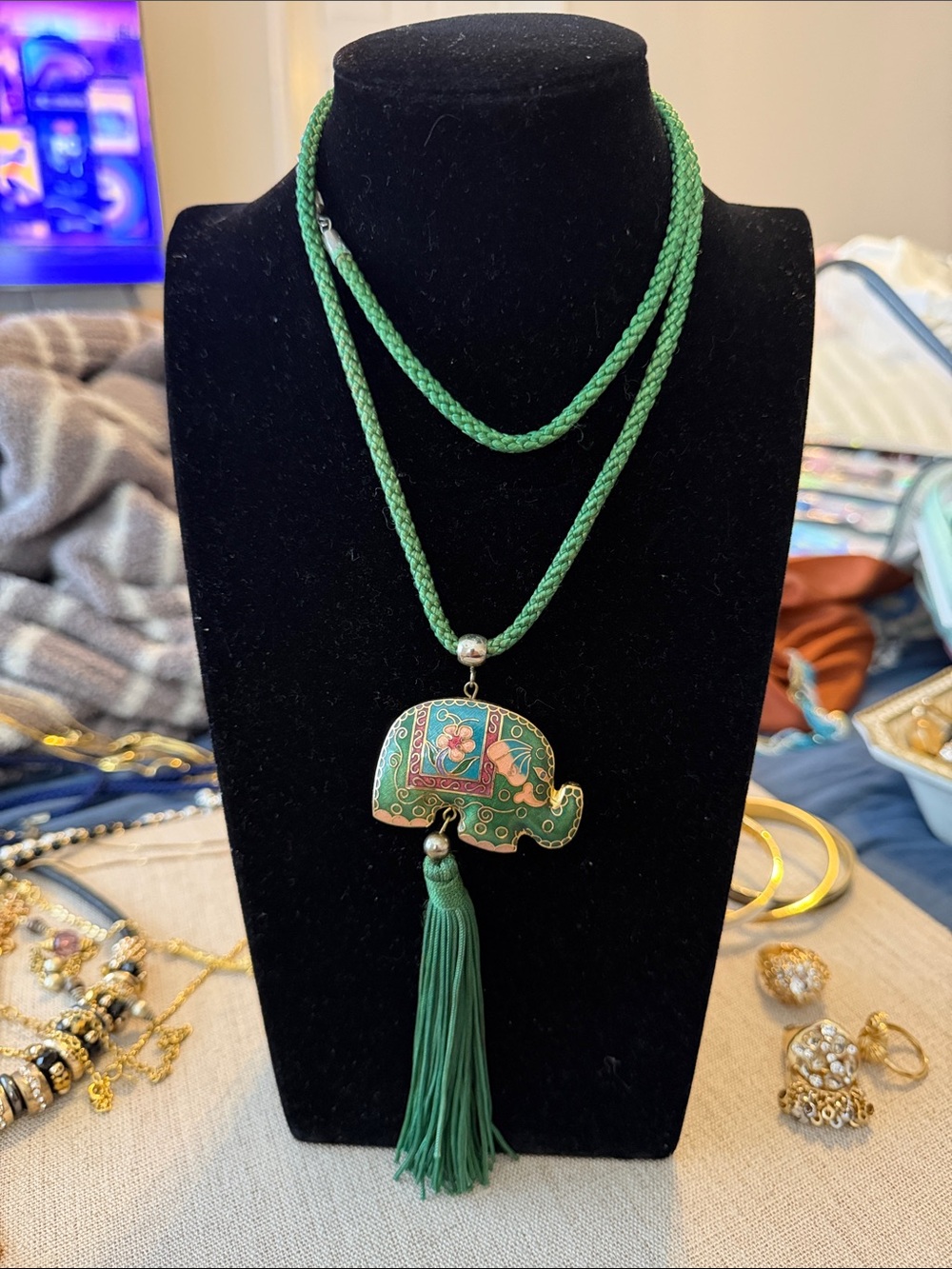 Green Elephant Pendant Tassel Necklace - Women Jewelry